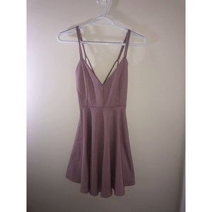 Windsor women’s skater dress, NWT, size XS, mauve, open detailed back, v-necklin
